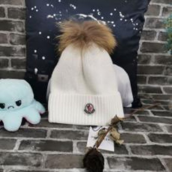 Moncler Wool White Hat - Picture 1 of 7